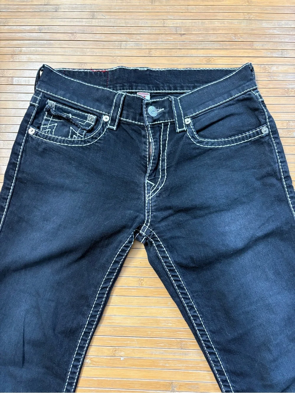 True Religion Women's Black Straight Leg Jeans with Contrast White Stitching - Picture 3 of 8